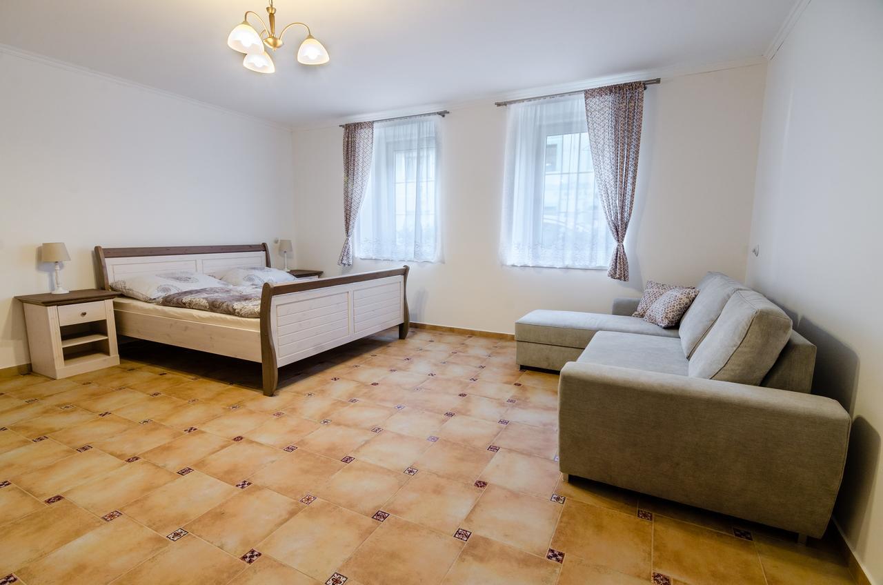Guesthouse Sam Roudnice nad Labem Exterior photo